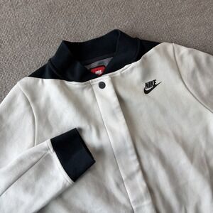 Nike Woman's White Black Tech Fleece Destroyer Jacket Size Medium